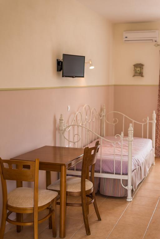 Mousata Elaias Gi Residence מראה חיצוני תמונה