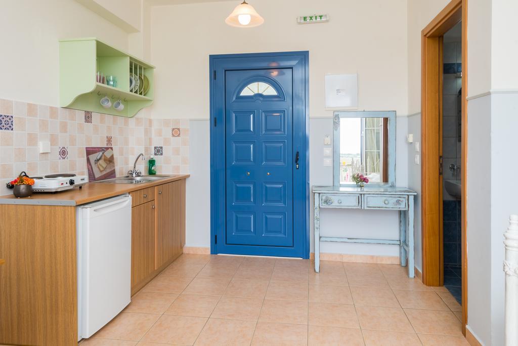Mousata Elaias Gi Residence מראה חיצוני תמונה