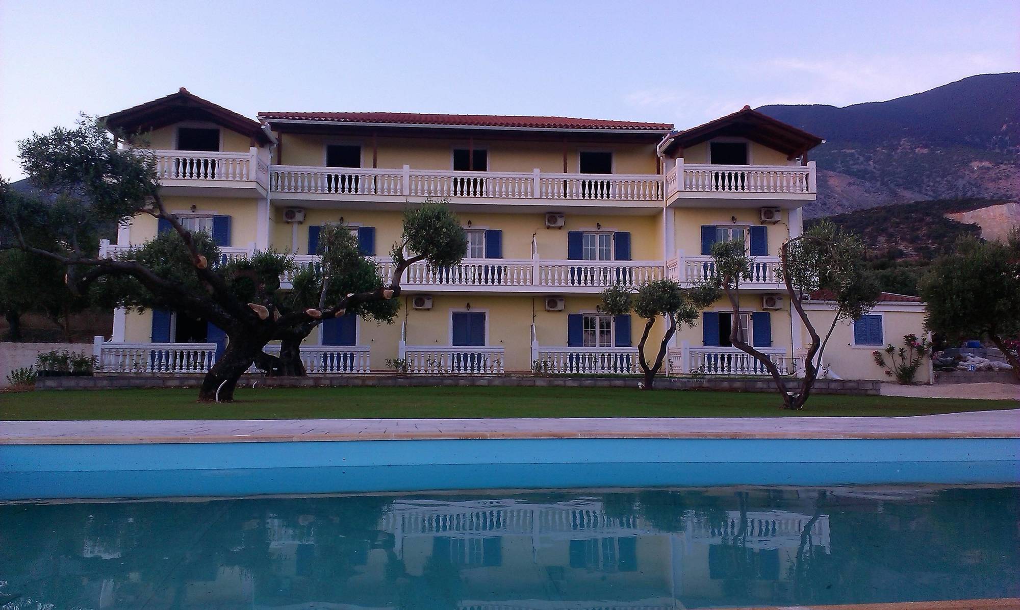 Mousata Elaias Gi Residence מראה חיצוני תמונה