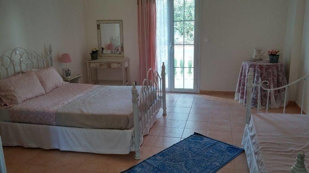 Mousata Elaias Gi Residence מראה חיצוני תמונה
